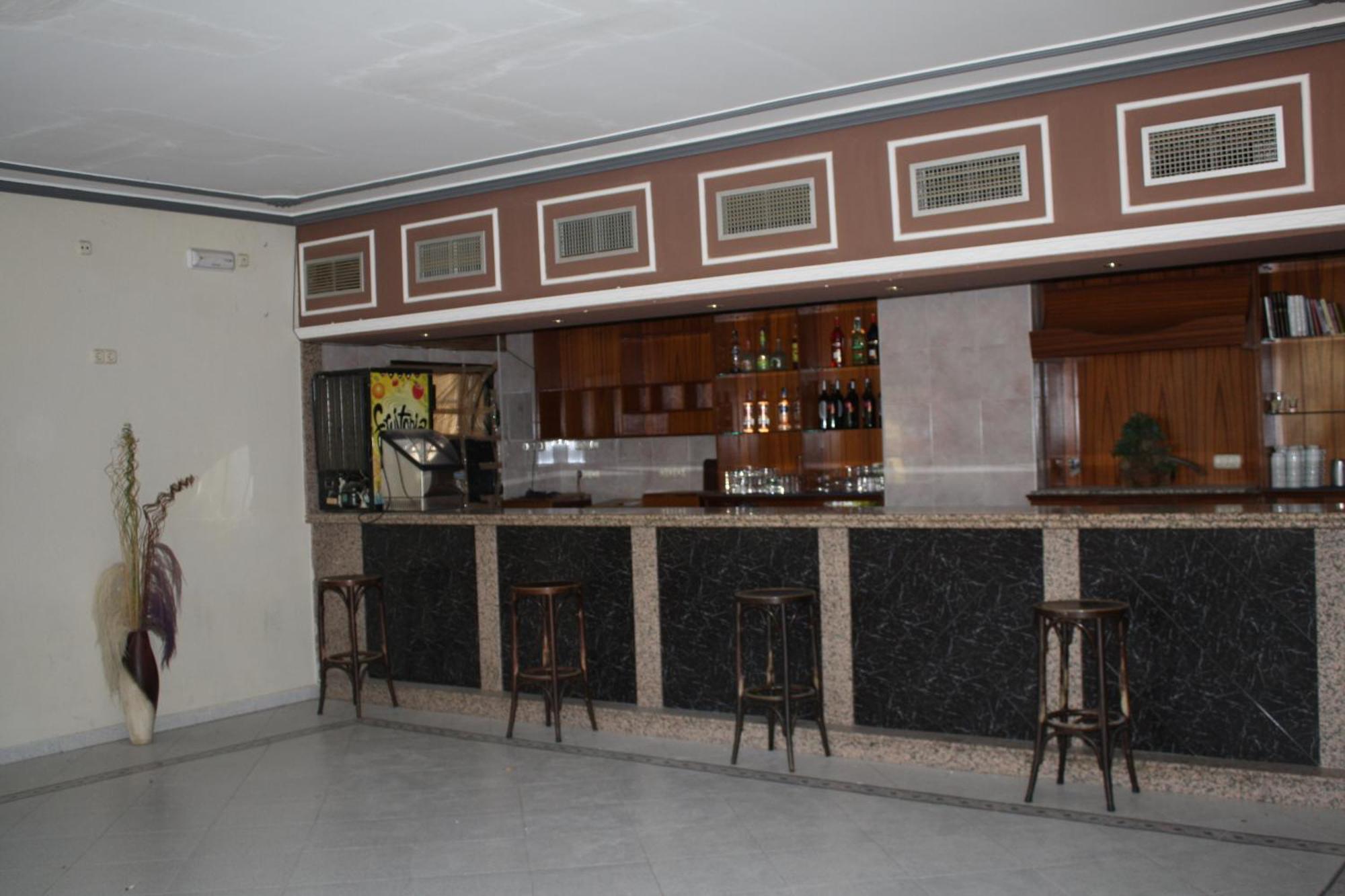 Hotel Carvajal Torrejón el Rubio Extérieur photo