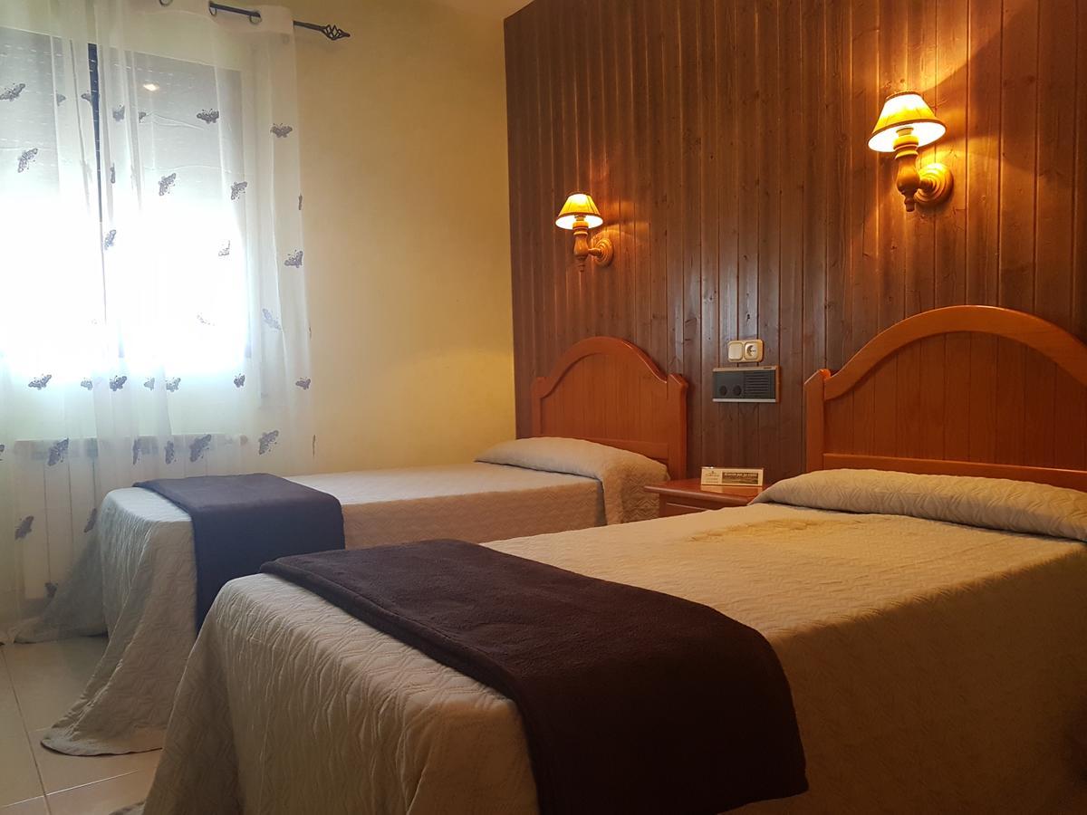 Hotel Carvajal Torrejón el Rubio Extérieur photo