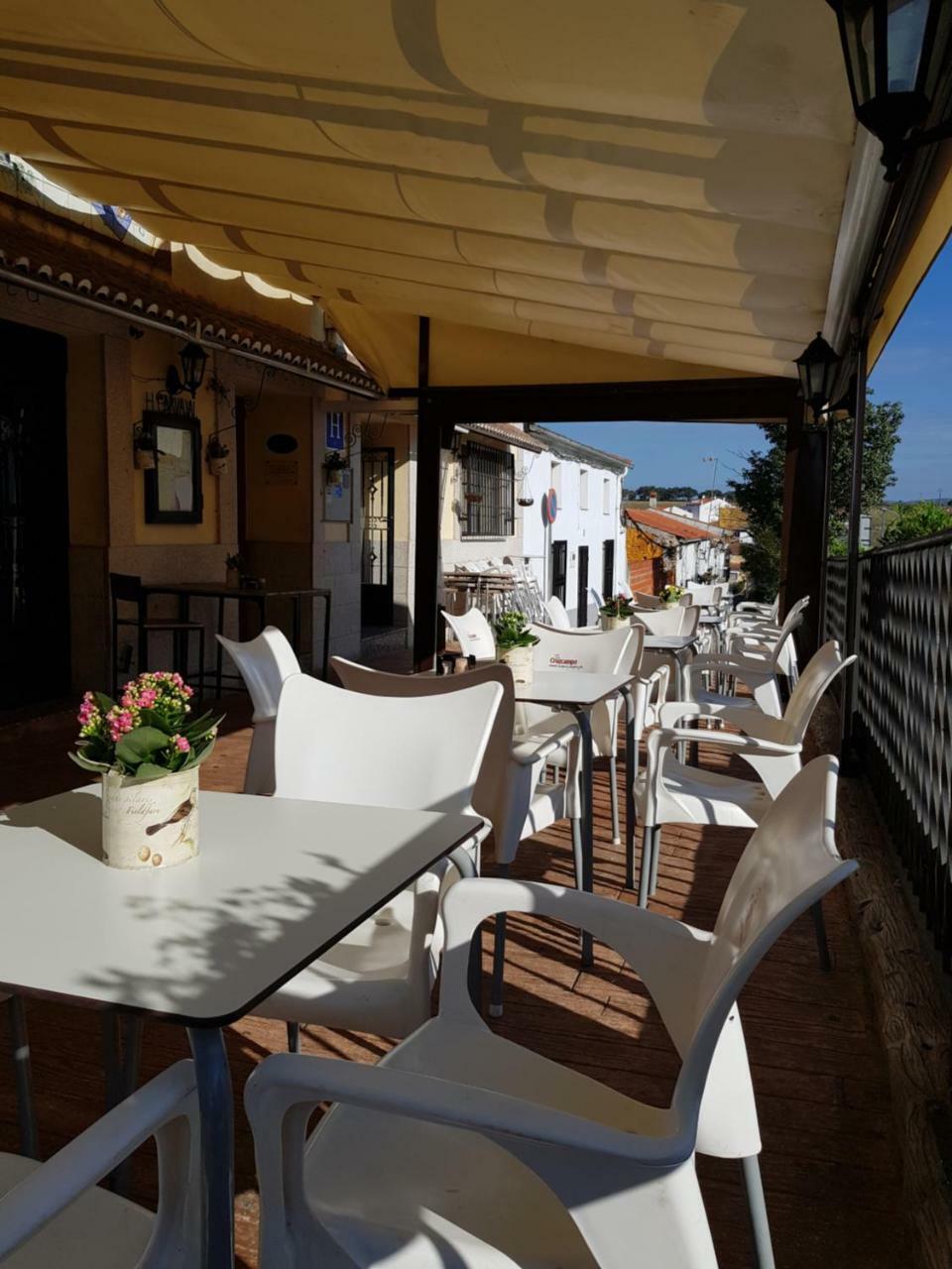 Hotel Carvajal Torrejón el Rubio Extérieur photo